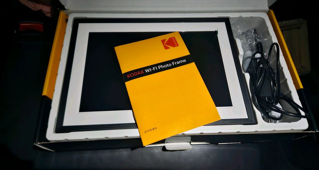 10인치 코닥 디지털 액자 와이파이 사진 전송가능--2