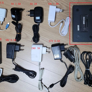 여러종류의 아답터와 케이블 및 랜선분배기- 개별판매 가능