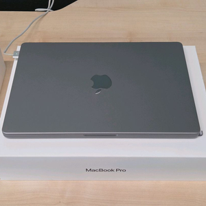 [풀박스 S급] 맥북 프로 14형 / 2021년 / M1 / 16GB / 스페이스 그레이