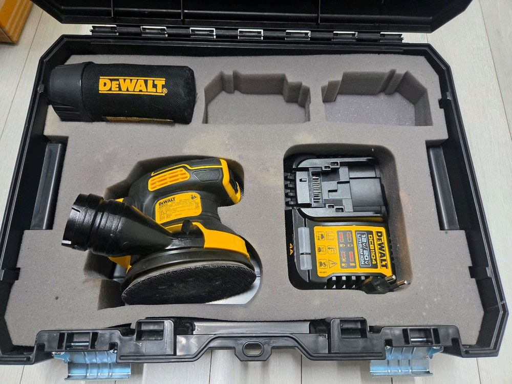 디월트 풀세트 직쏘 컷쏘 그라인더 멀티커터 스킬 월커터 임팩 해머 드릴 실타카 대타카 충전기 배터리 플랜지쏘--5