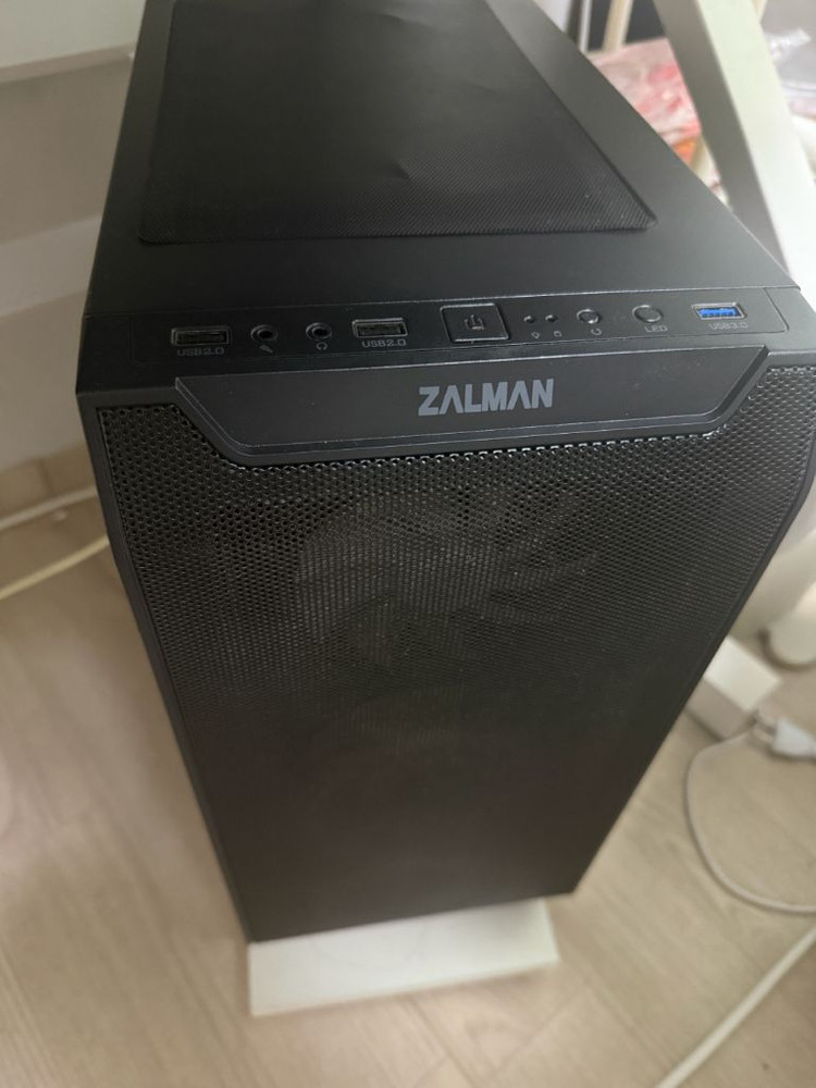 Ryzen 5 5600 GTX 1660 SUPER 게이밍 데스크탑 PC 판매해요 이미지