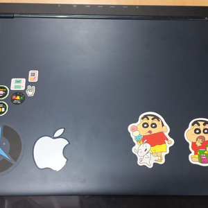 레노버 Legion 5 17ACH6H 17.3인치 게이밍 노트북 팝니다.