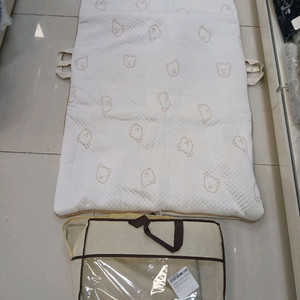 유아용 접이식 매트리스.여름 시원한 접이식 휴대용 새제품