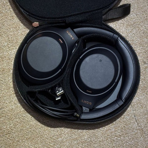 소니 WH-1000XM4 노이즈 캔슬링 헤드폰