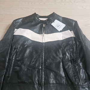 [voice of voices]블랙 앤 화이트 가죽 자켓 새상품