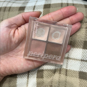 (무료나눔)페리페라 섀도우 팔레트 04 뮤트를 아는 느낌