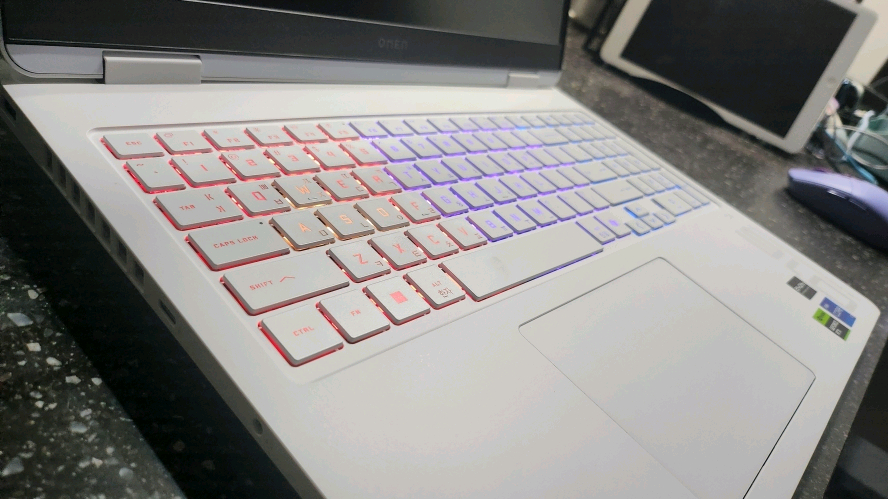 HP 최신 오멘 화이트 게이밍 노트북/RTX5060--6