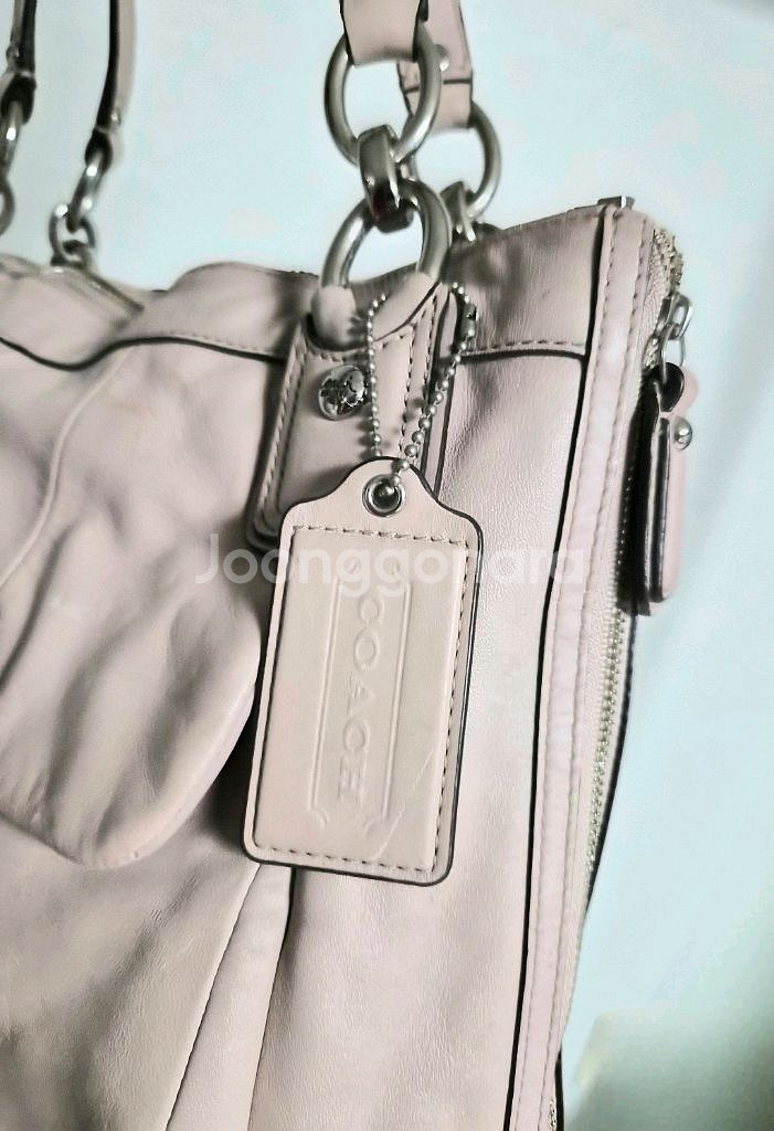 코치 가죽 숄더백 핑크--1