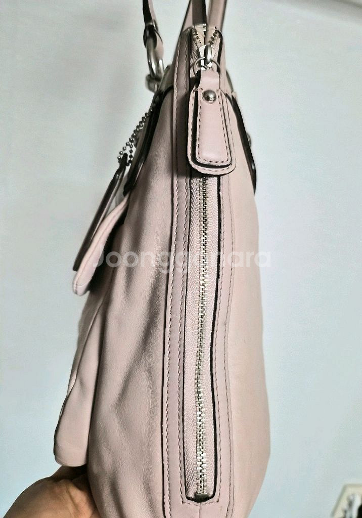 코치 가죽 숄더백 핑크--3