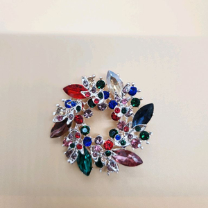 화려한 큐빅 브로치