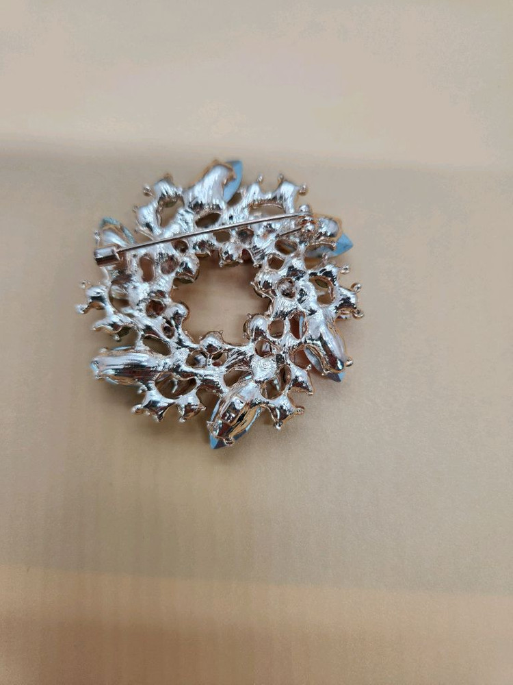 화려한 큐빅 브로치--1