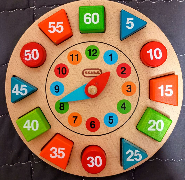 (상태최상) 토도리브로 원목 나무 시계 겸 퍼즐--1