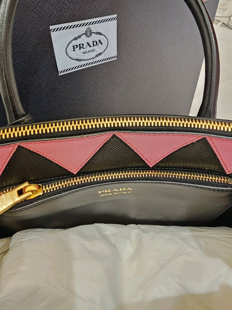 프라다 사피아노 페러다임 토트백 겸 숄더백 블랙 금장--5