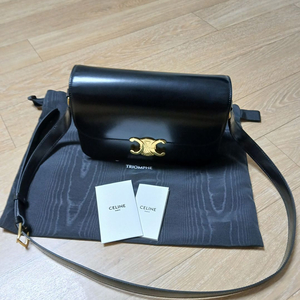 셀린느 트리오페 숄더백 - 25년