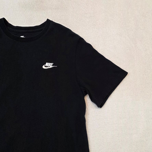 (남녀공용) NIKE 작은 로고 반팔티