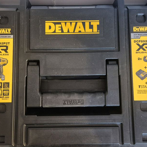 새상품 디월트 충전임팩렌치세트 DCF892P2T
