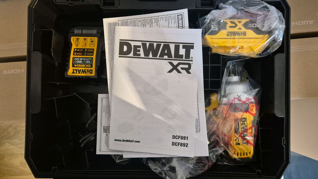 새상품 디월트 충전임팩렌치세트 DCF892P2T--4