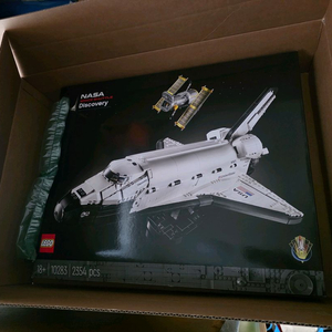 레고 NASA 디스커버리 10283 미개봉 팝니다