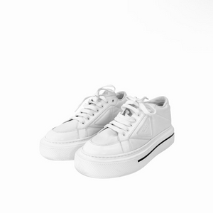 38] 프라다 여성 매크로 삼각로고 리나일론 레더 로우탑 스니커즈 화이트