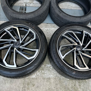18인치 휠 타이어 판매합니다. 현대. 기아