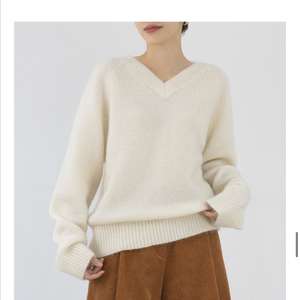PVCS 브이 키드 모헤어 니트 크림 F사이즈