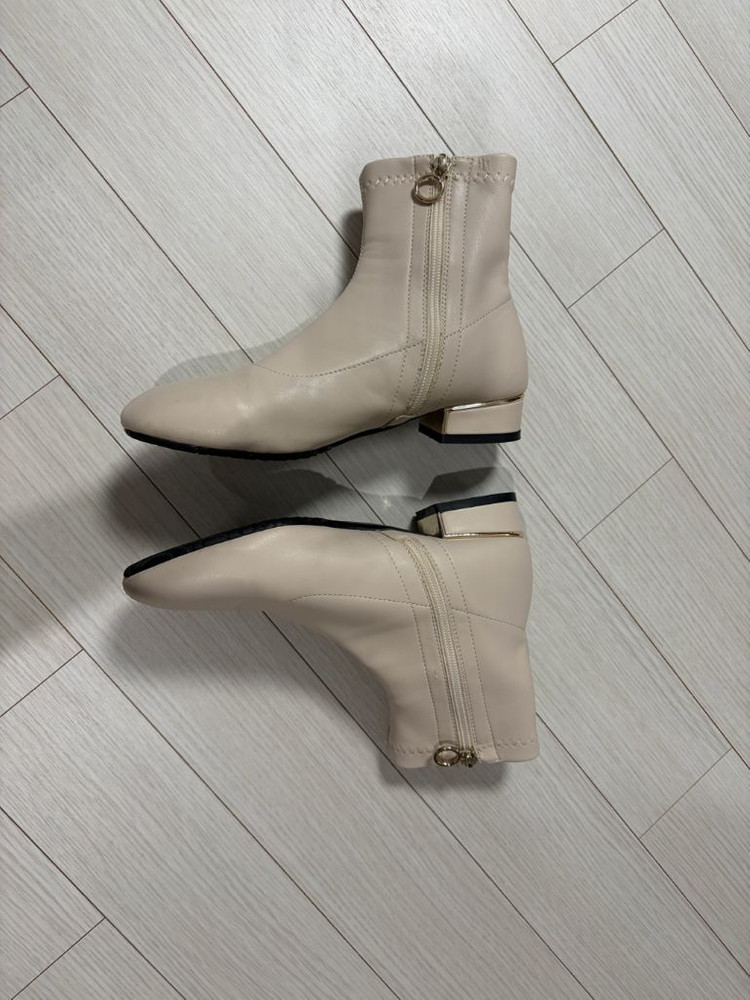 핑크엘리펀트 앵클부츠 240 (새상품급/착샷)--5