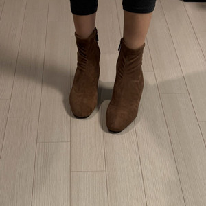 핑크엘리펀트 앵클부츠 240 (새상품급/착샷)