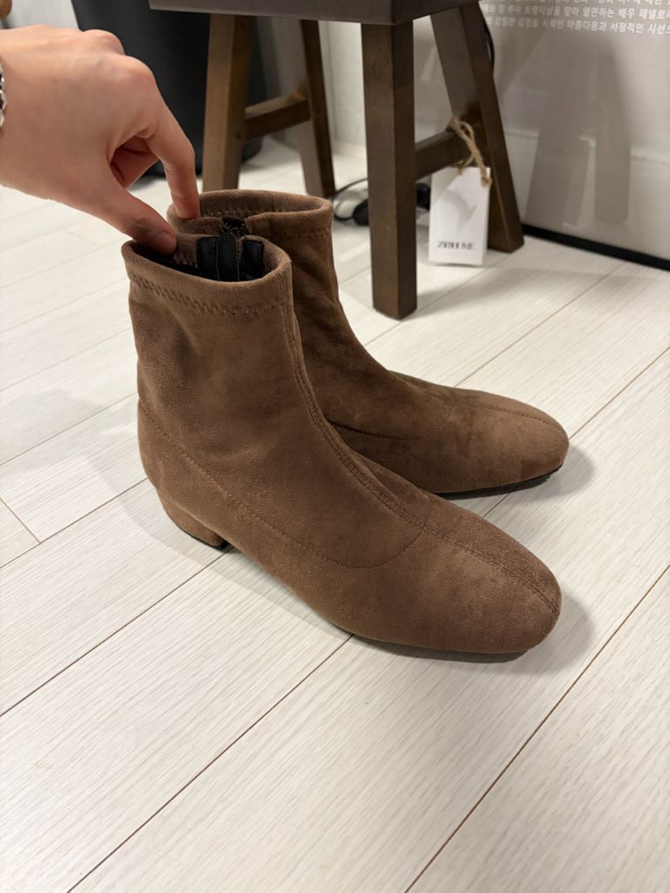 핑크엘리펀트 앵클부츠 240 (새상품급/착샷)--4