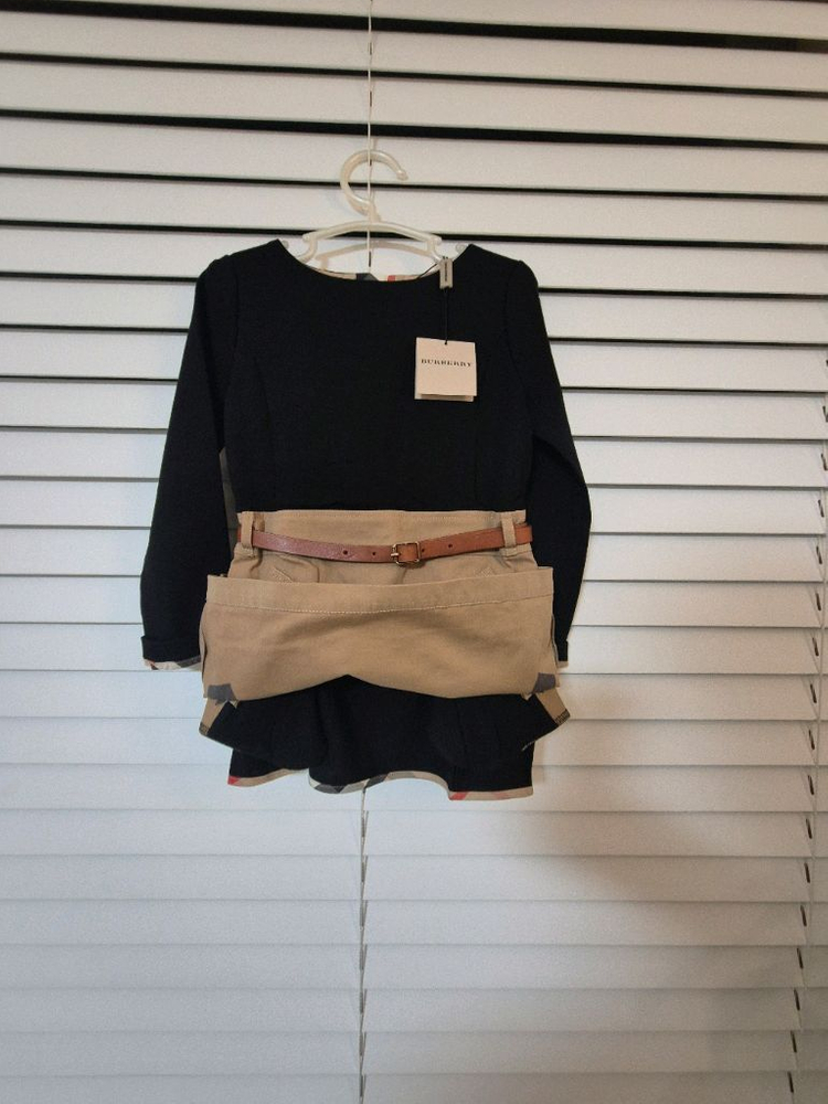 새상품)버버리 키즈 긴팔 원피스 4y--6