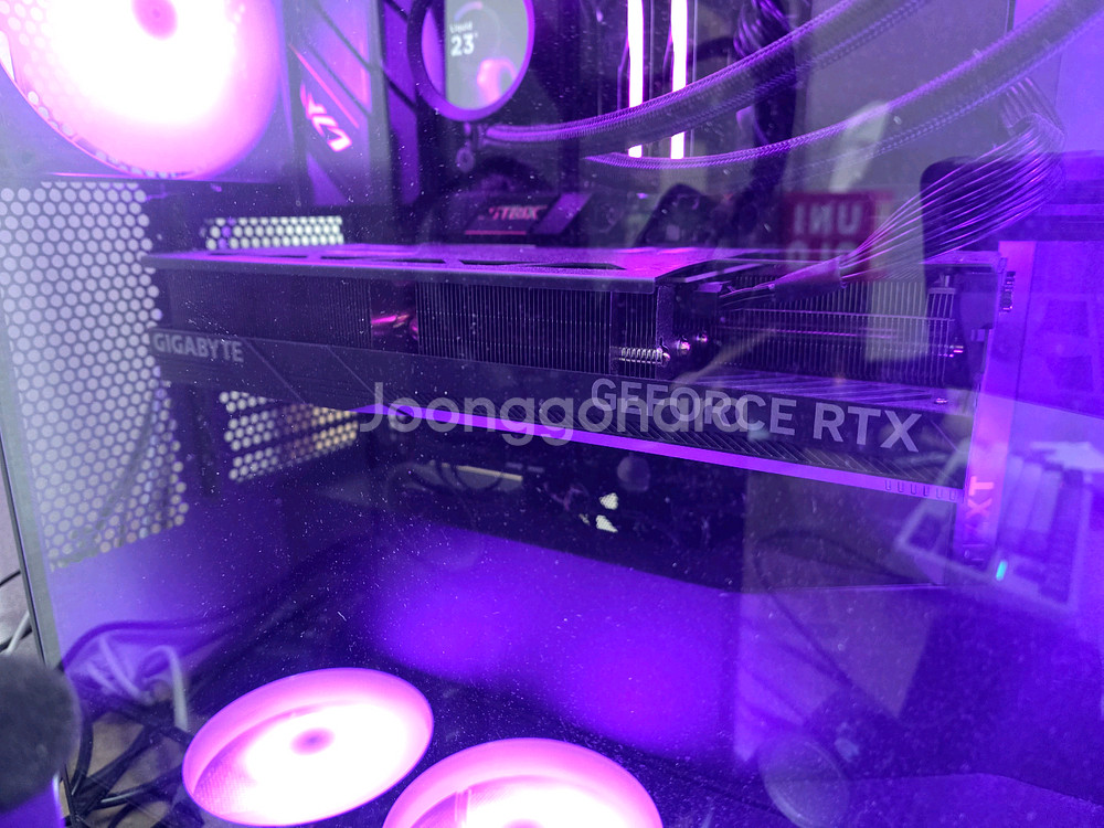 RTX 4080 SUPER 그래픽카드--1