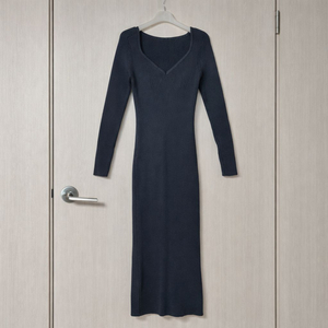 딥챠콜 니트드레스