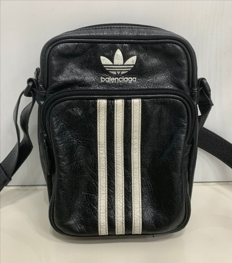 [OS]발렌시아가 아디다스 크로스백 메신저백 블랙 가방 이미지