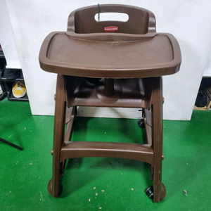 러버메이드 아기 식탁의자 브라운
