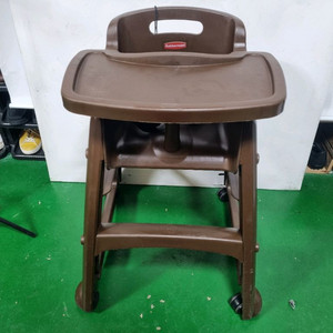 러버메이드 아기 식탁의자 브라운