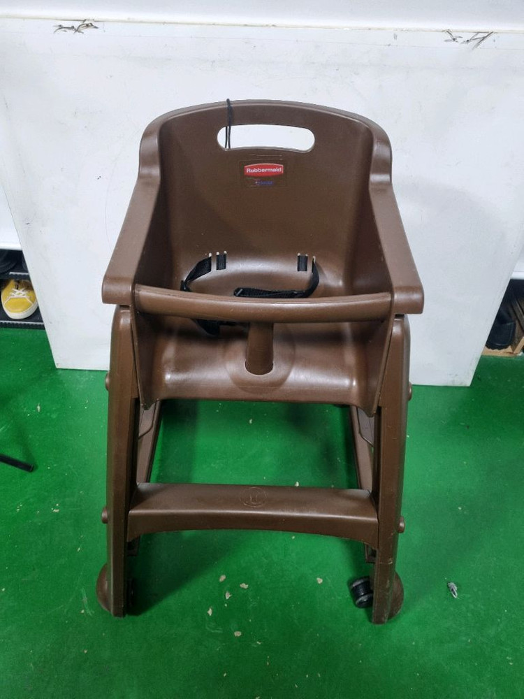 러버메이드 아기 식탁의자 브라운--1