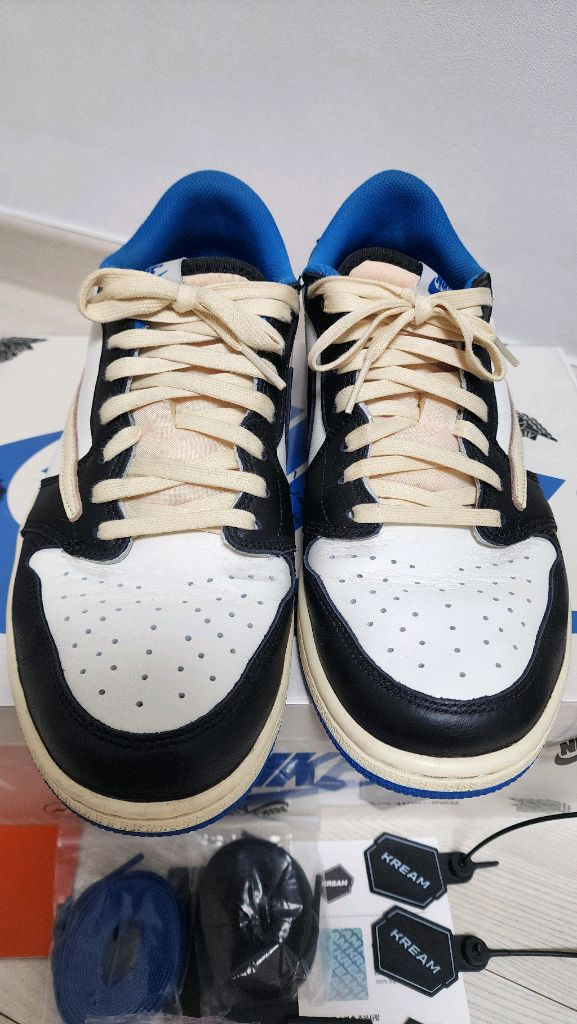 나이키 조던1 로우 트래비스스캇 프라그먼트 275사이즈--2