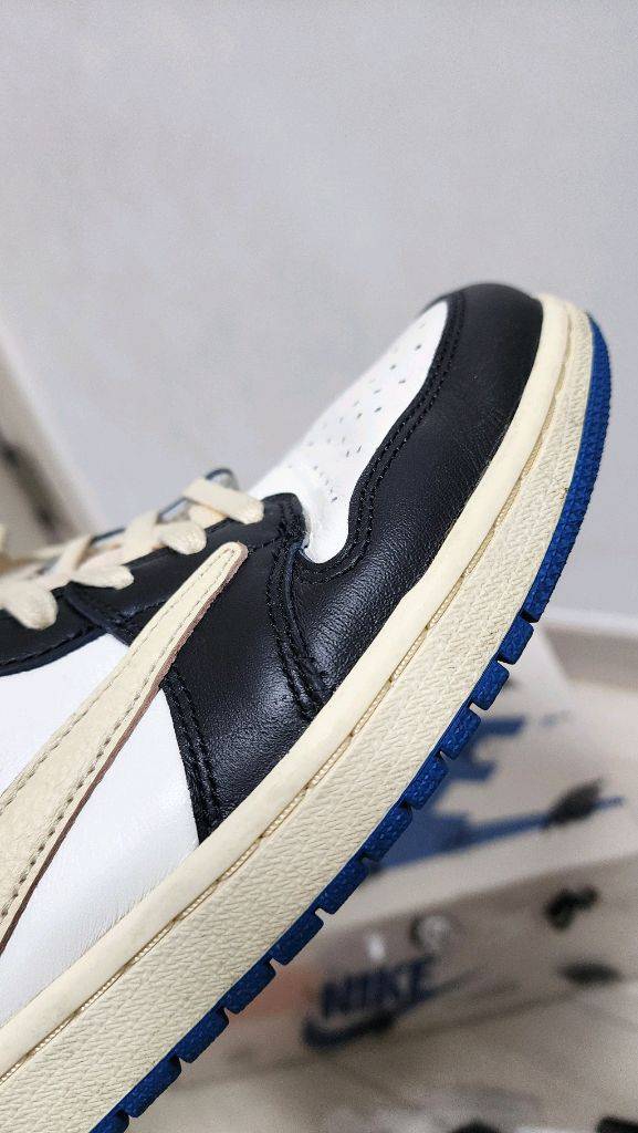 나이키 조던1 로우 트래비스스캇 프라그먼트 275사이즈--6