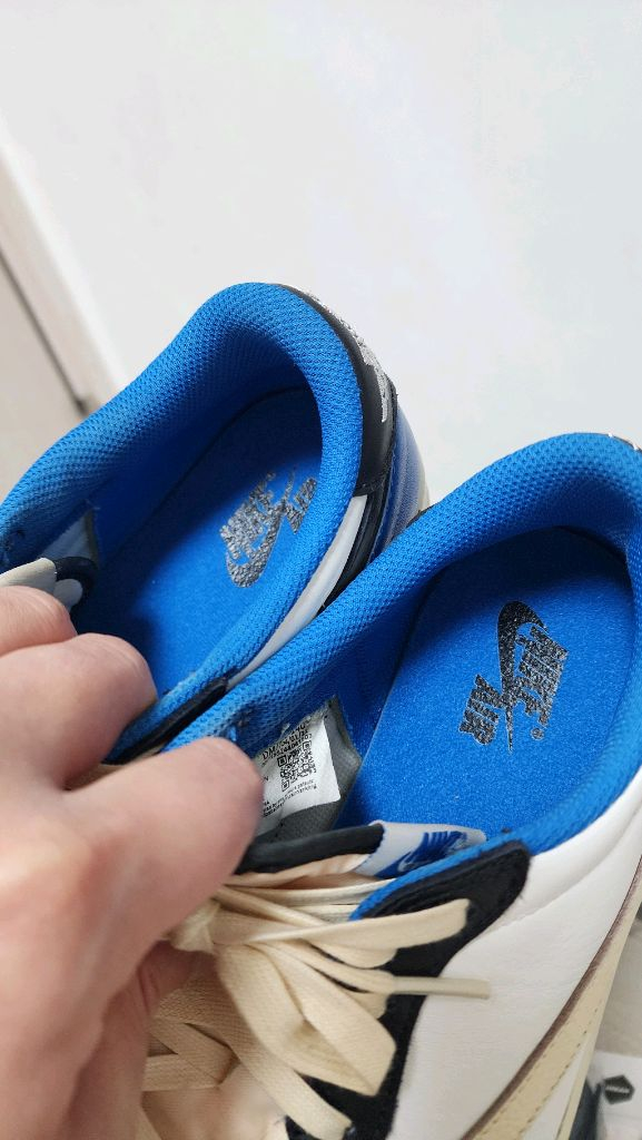 나이키 조던1 로우 트래비스스캇 프라그먼트 275사이즈--7