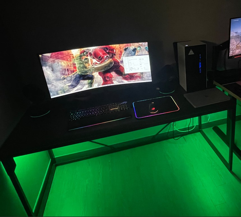 [팝니다] 데스커 게이밍 데스크(조명형) 1600 x 700 이미지