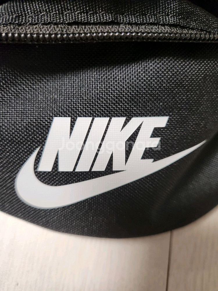 새상품급(미사용)나이키 스몰 헤리티지 웨이스트팩크로스백 및 힙색으로 다용도 사용가능해요여러 중고사이트에도 같이 판매--4