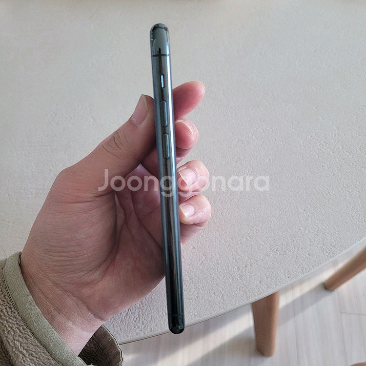 아이폰11 Pro 256 미드나이트그린 판매합니다.--3