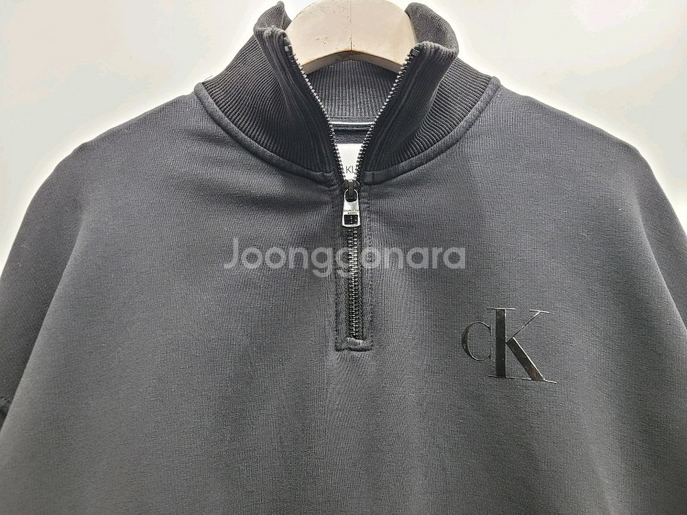 캘빈클라인 22FW 세미 크롭 하프 집업 맨투맨 / 여 XS 블랙--3