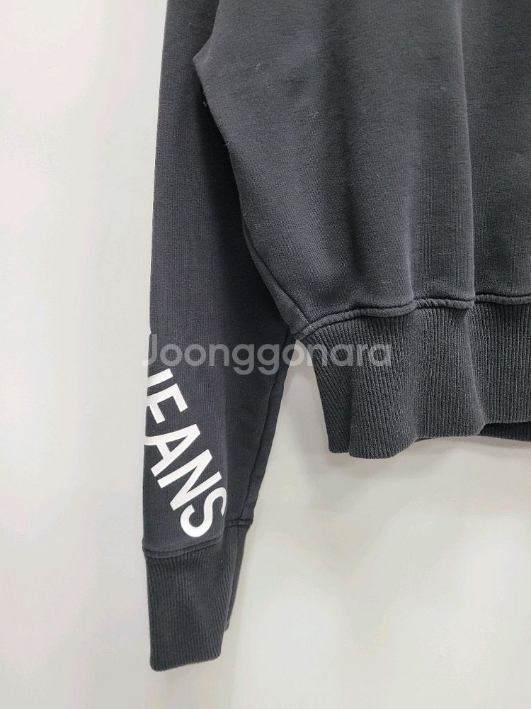 캘빈클라인 22FW 세미 크롭 하프 집업 맨투맨 / 여 XS 블랙--4