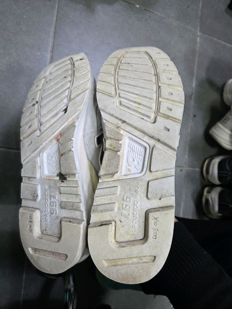 뉴발란스 운동화 270 이미지