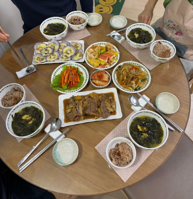 <<<급처리>>>>원목 라탄 다이닝테이블+의자3개 판매 이미지