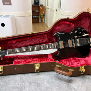 신품급ㄱ 25년식Gibson Sg standard 61 Maestro Vibrola T-Type Aged Cherr 이미지