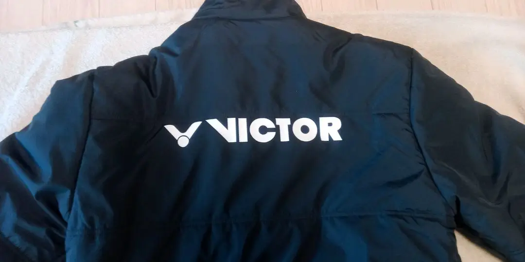 빅터 victor 배드민턴 하프 패딩 팝니다 이미지