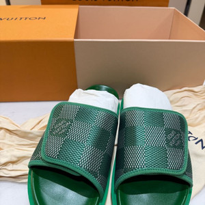루이비통 슬리퍼 그린 새상품(남성)