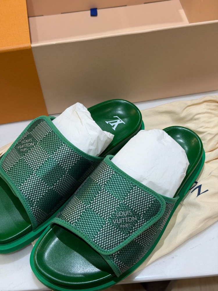 루이비통 슬리퍼 그린 새상품(남성)--1