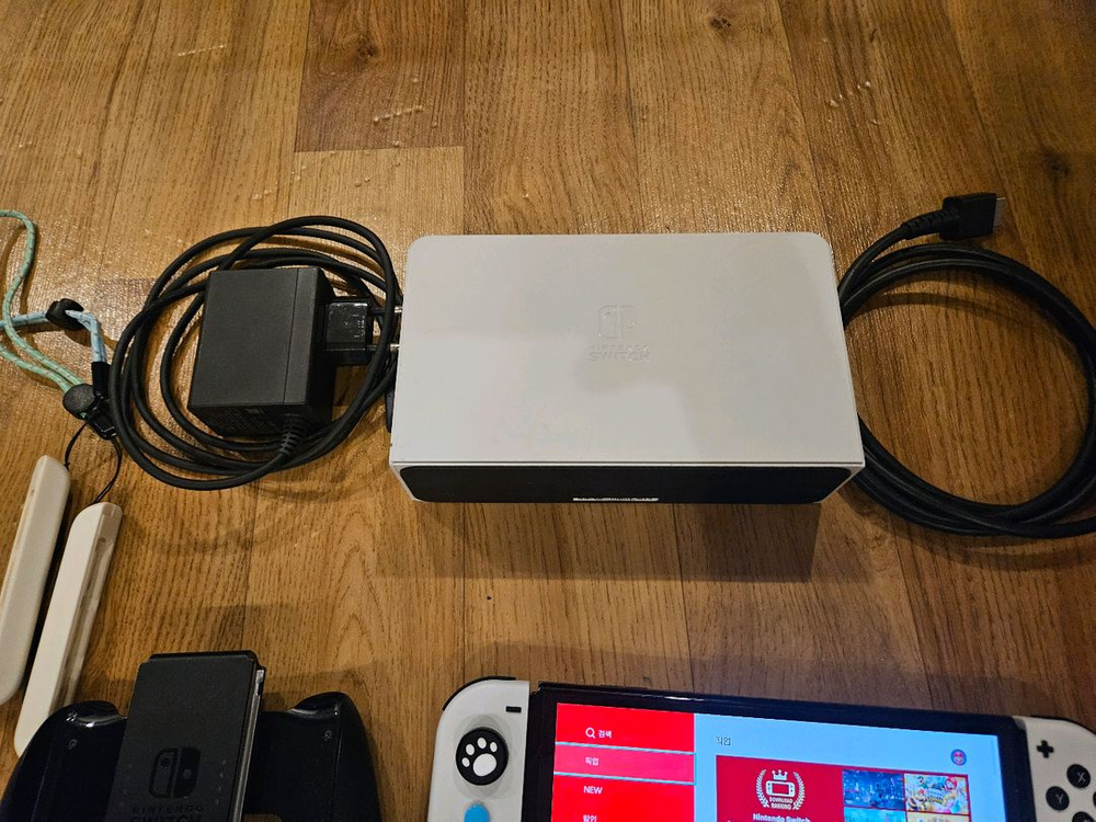 닌텐도 스위치 OLED 화이트 풀박스--3